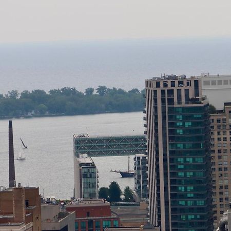 Apartment/2Bedrooms/2 Full Bathrooms/Free Parking Toronto Bagian luar foto