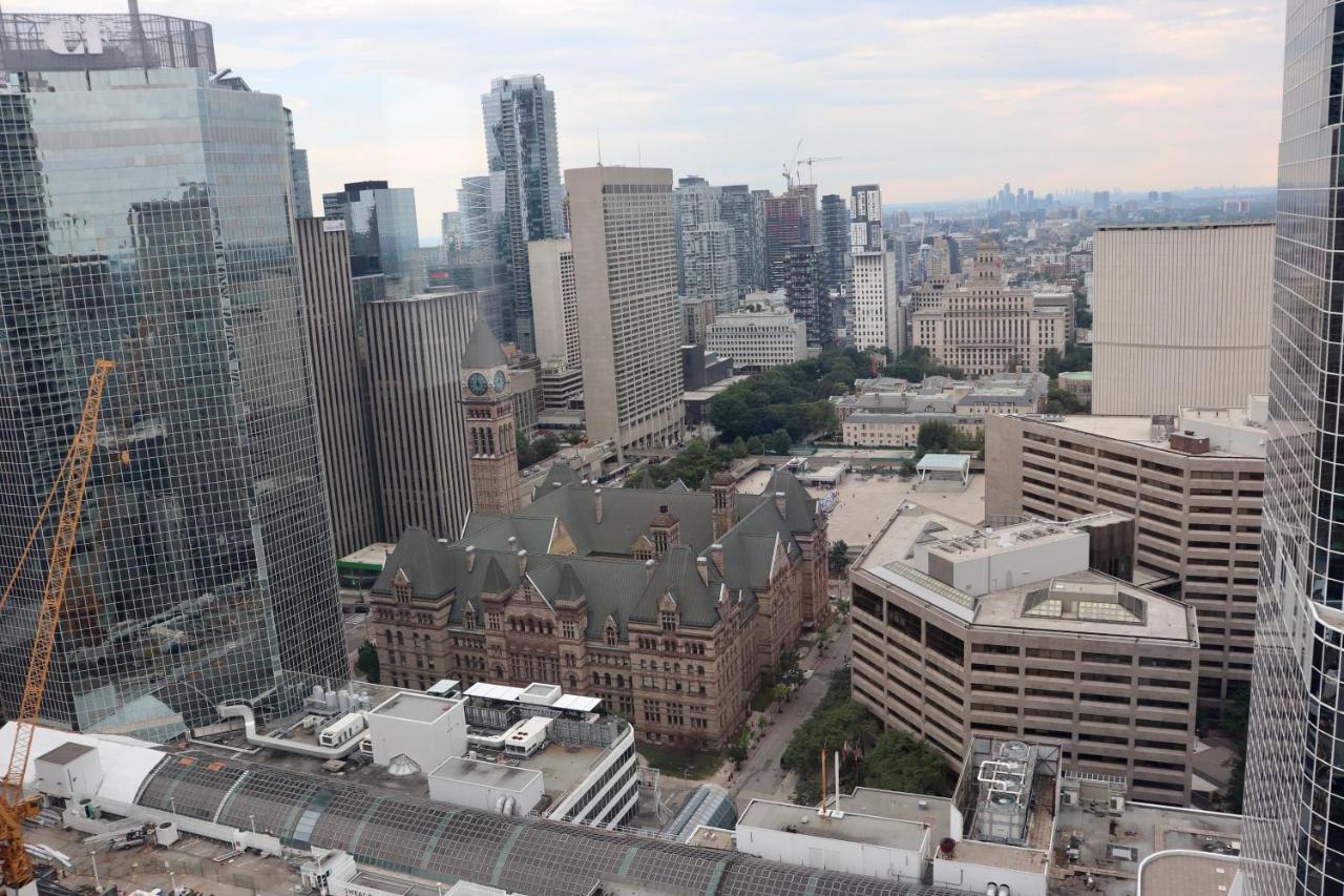 Apartment/2Bedrooms/2 Full Bathrooms/Free Parking Toronto Bagian luar foto