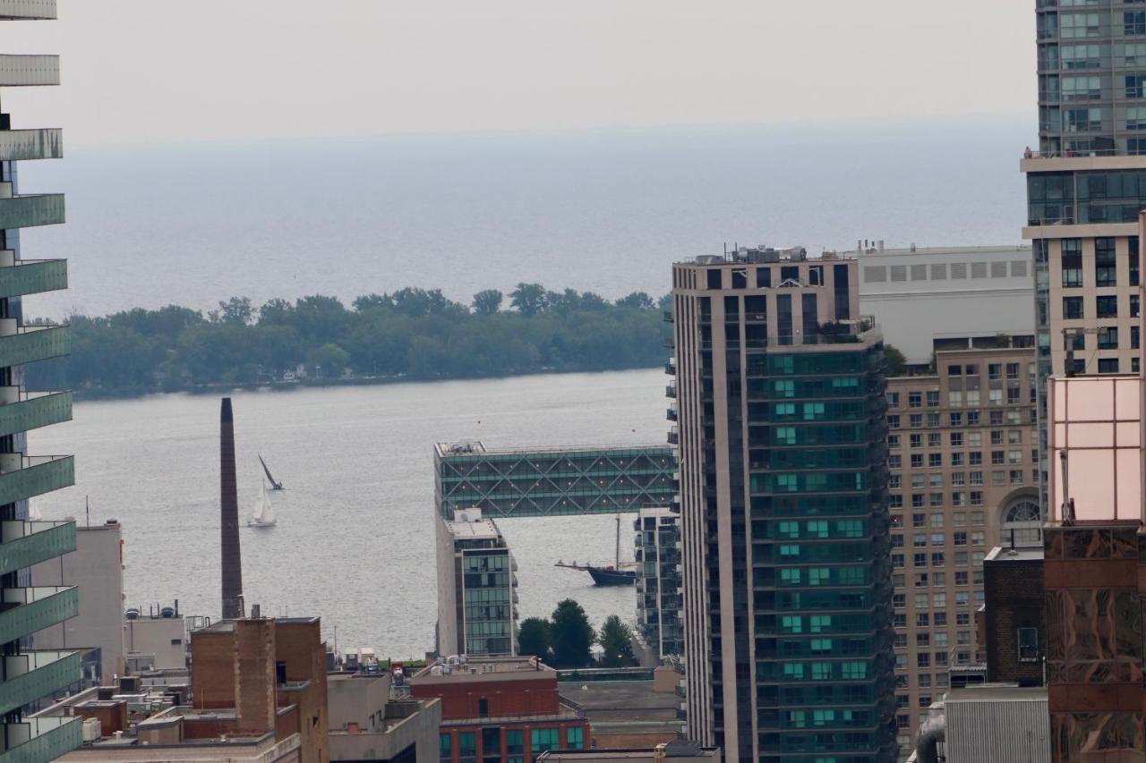 Apartment/2Bedrooms/2 Full Bathrooms/Free Parking Toronto Bagian luar foto