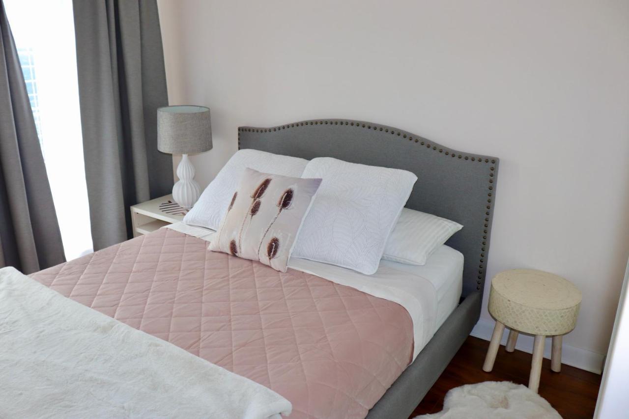 Apartment/2Bedrooms/2 Full Bathrooms/Free Parking Toronto Bagian luar foto