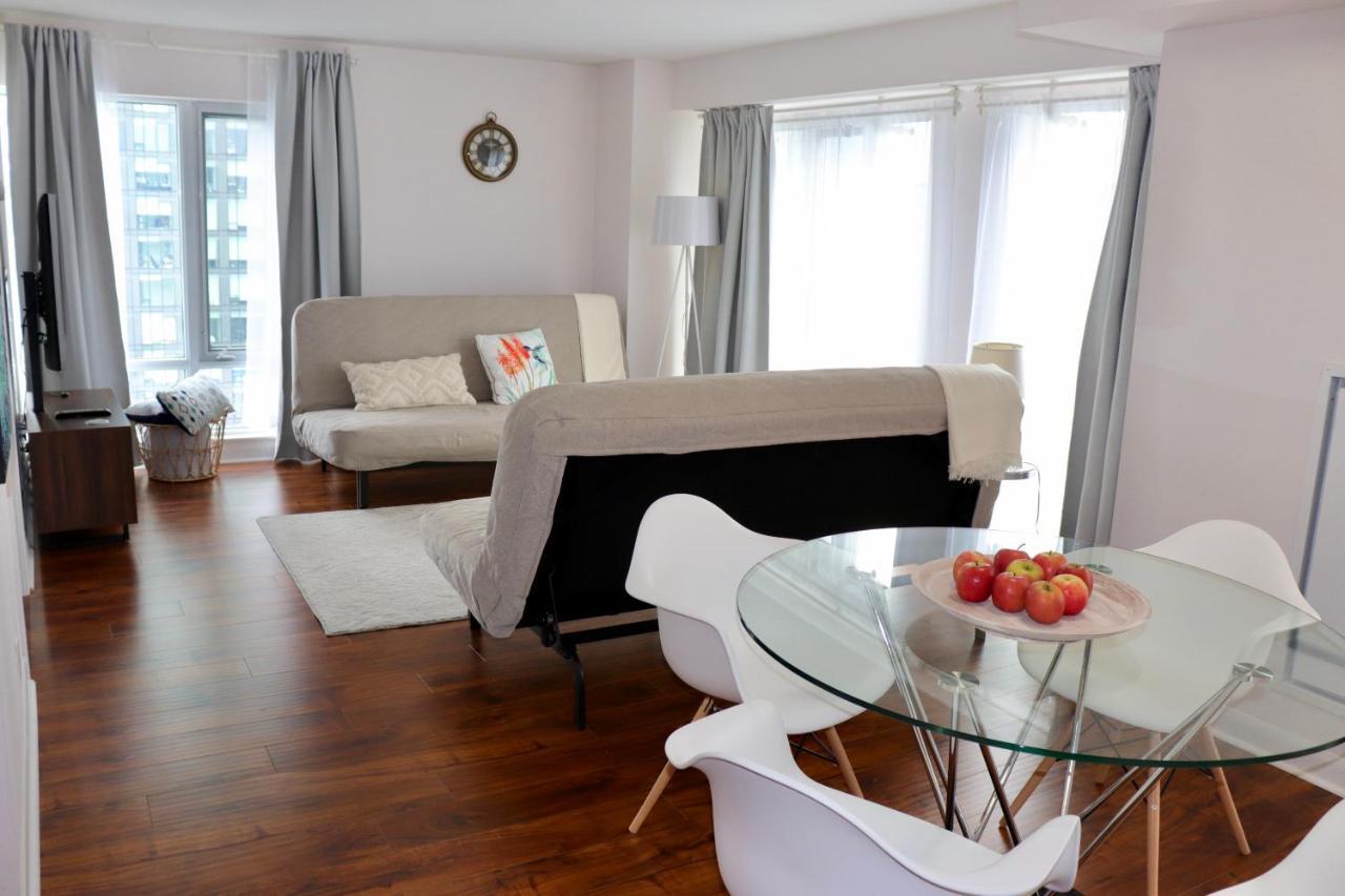 Apartment/2Bedrooms/2 Full Bathrooms/Free Parking Toronto Bagian luar foto